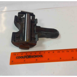 Лапка суппорта KNORR прямая с осью SN6, SN7, SK7 (0° - 113 MM )