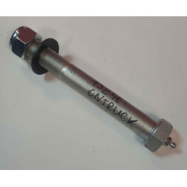 Болт передней рессоры RVI Magnum евро 2 под масленку M20x1,5/160 + ( гайка,шайба, масленка)