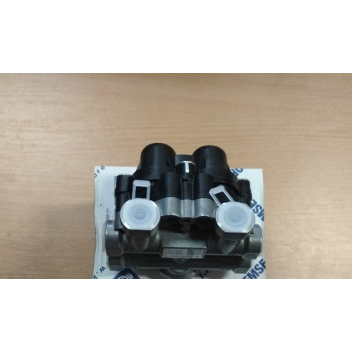 Клапан чотирьохконтурний AE4613 (M16x1,5/M22x1,5) MAN E 2000, F 2000, TGA 01.94-