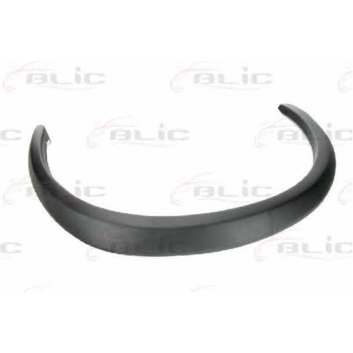 Молдинг крила переднього правого VW GOLF, JETTA 08.83-12.92 Накладки / молдинги кузова