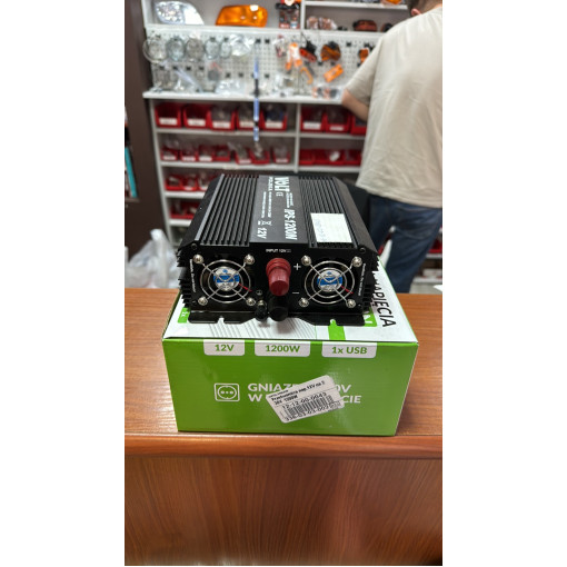 Инвертор преобразователь напряжения 12-230V, 1200W 2 розетки + ЮСБ