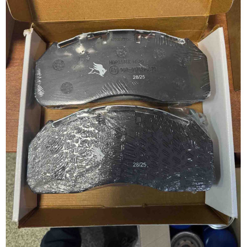 Гальмівні колодки 29174 передні/задні VOLVO/RVI EURO 5 з монтажним комплектом